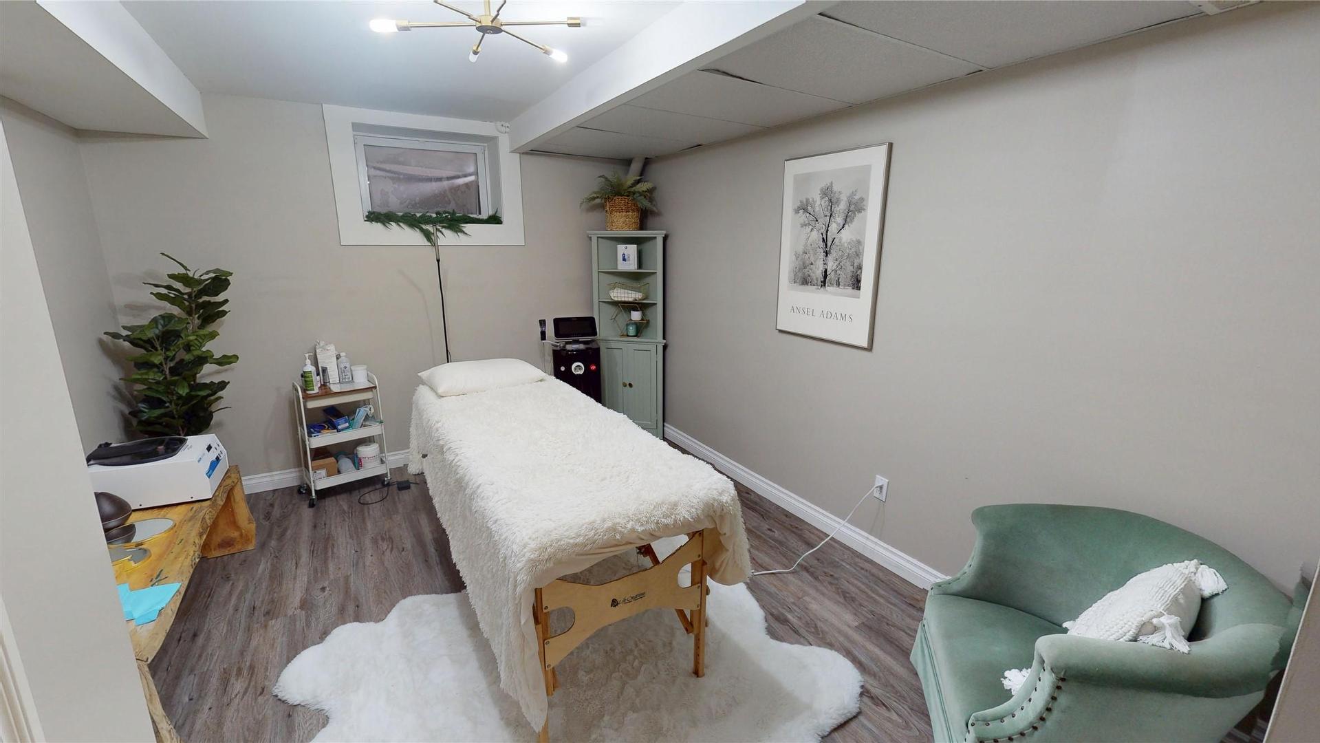 









2211


9th

Street,
Cranbrook,




BC
V1C 6Y7

