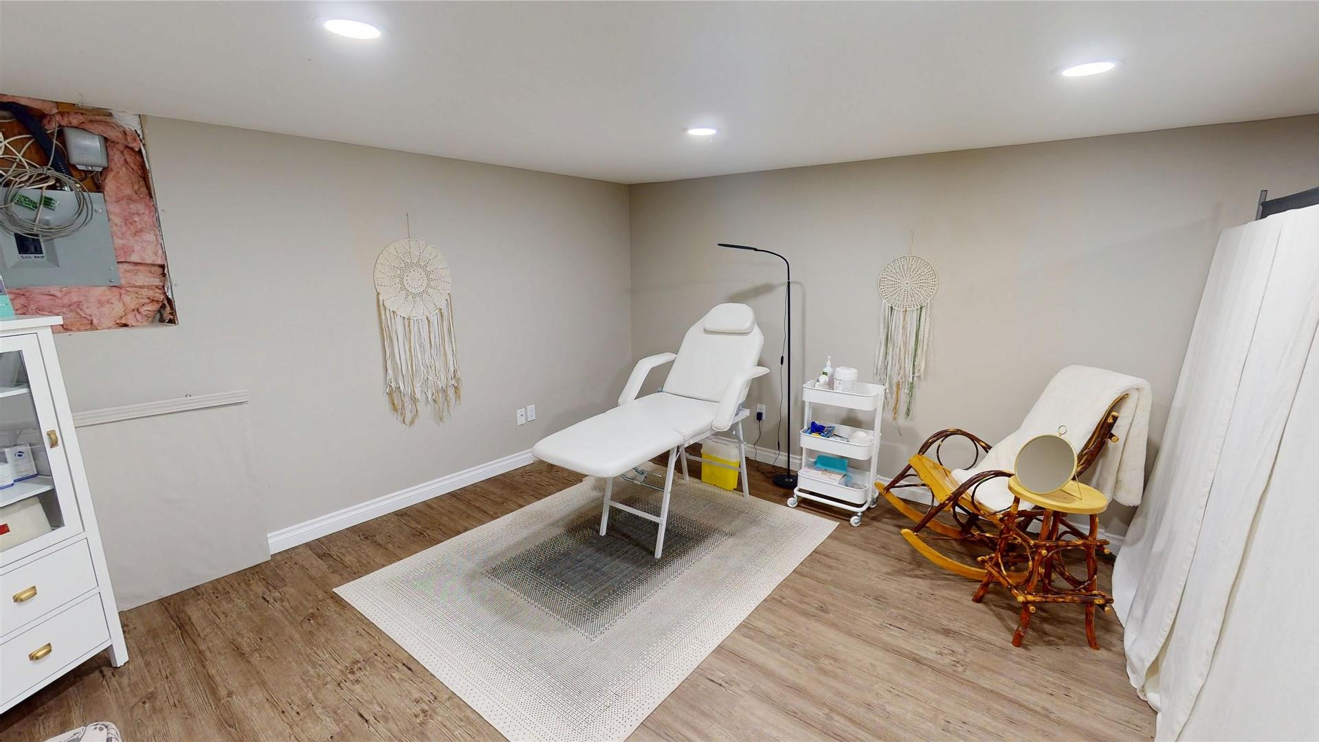 









2211


9th

Street,
Cranbrook,




BC
V1C 6Y7

