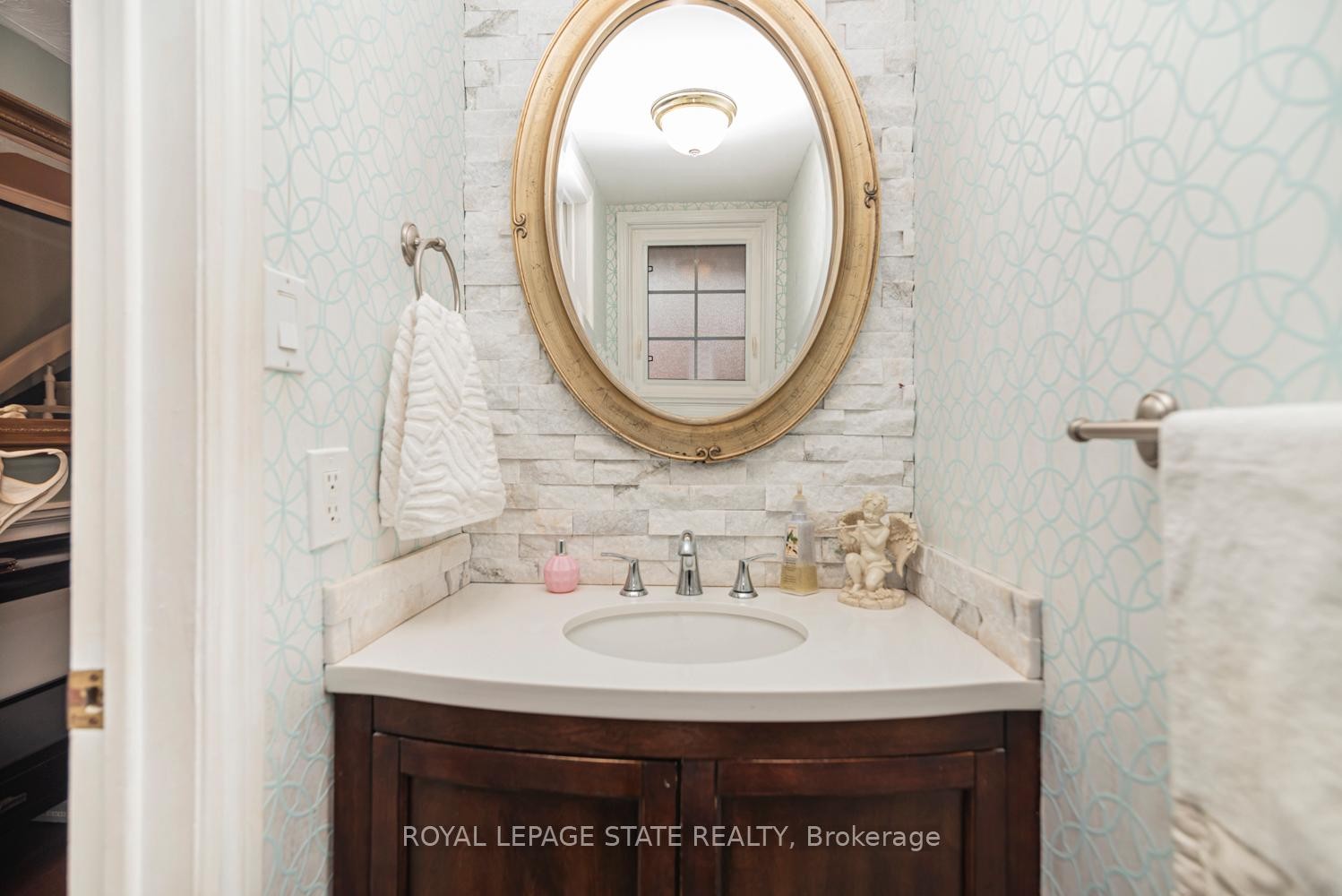 









255


Mount Albion

Road, 22,
Hamilton,




ON
L8K 6P7

