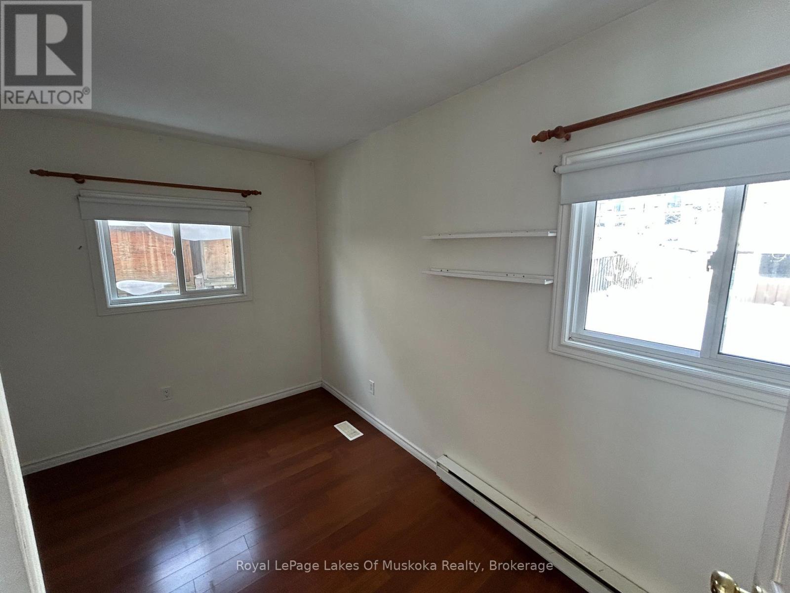 












190 ECCLESTONE DRIVE

,
Bracebridge (Monck (Bracebridge)),




Ontario
P1L1E5

