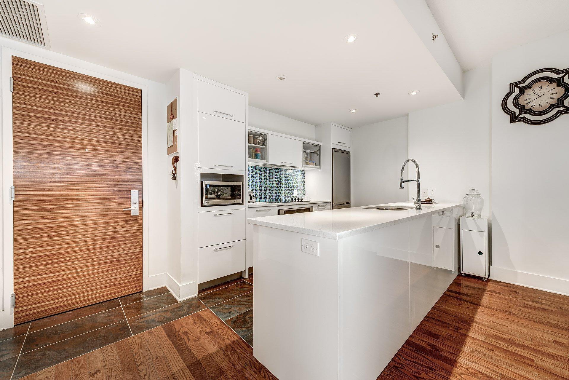 









370


Rue St-André

, 507,
Montréal (Ville-Marie),




QC
H2L0C4

