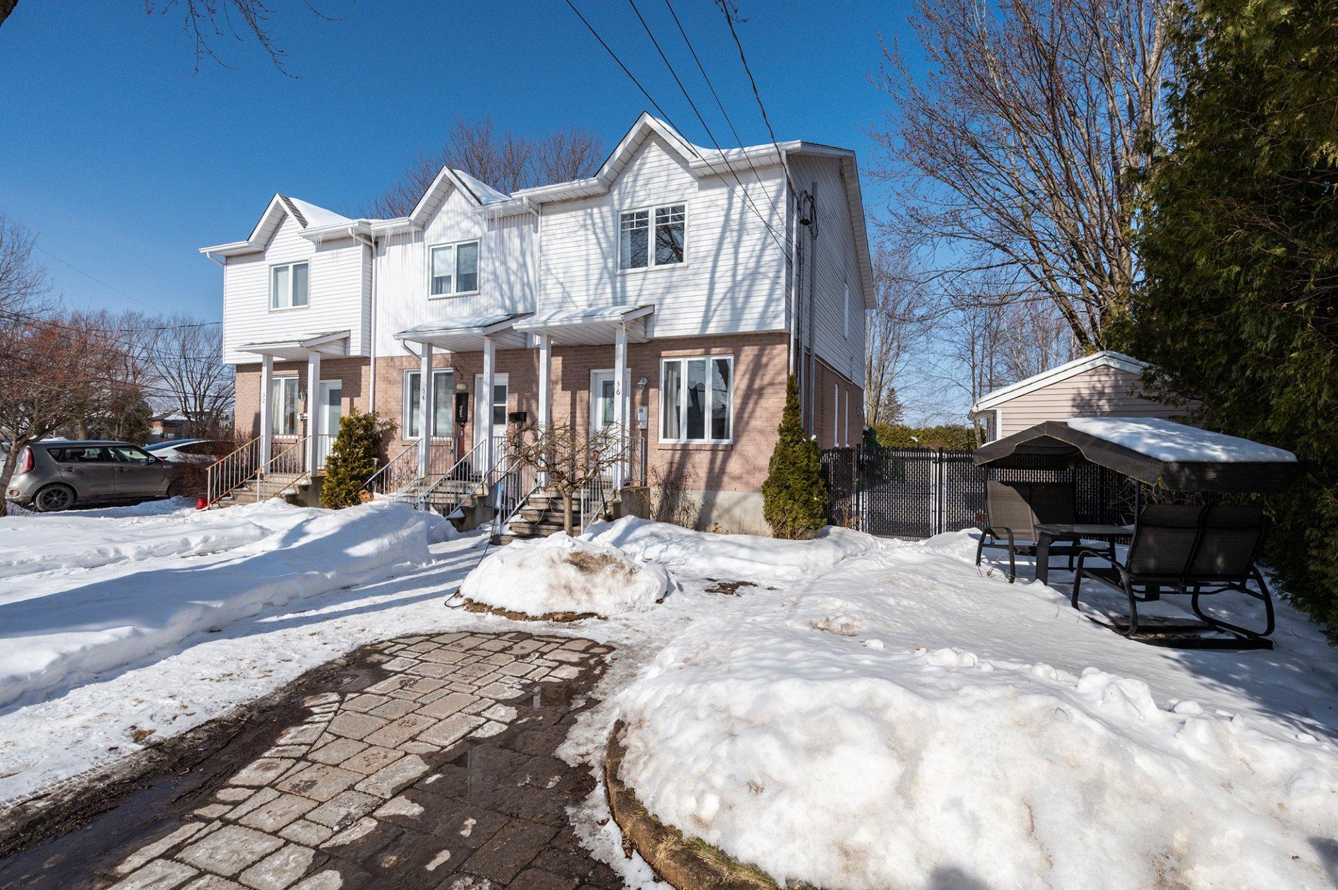 









36


Rue François

,
Saint-Jean-sur-Richelieu,




QC
J2X5J6

