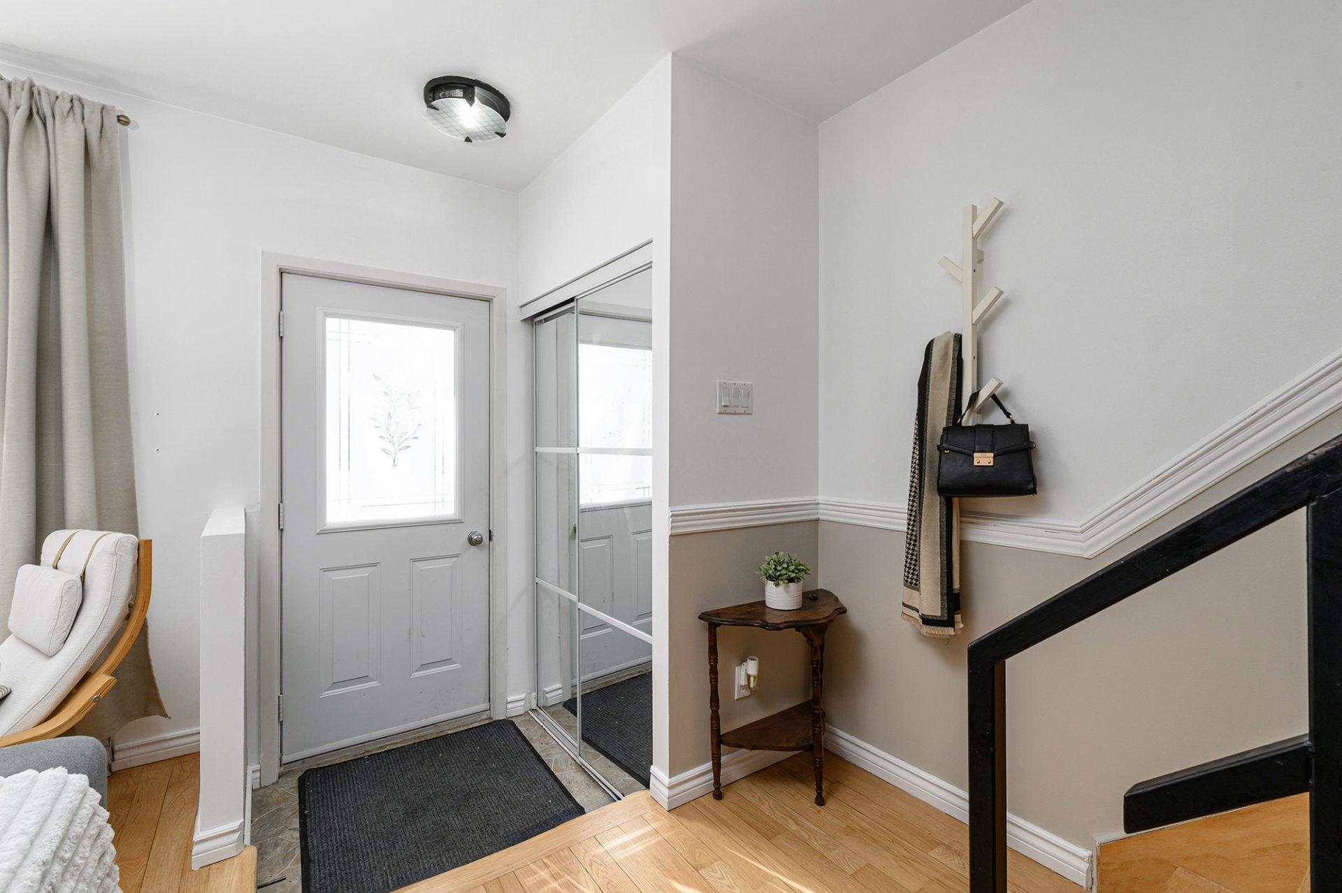 









36


Rue François

,
Saint-Jean-sur-Richelieu,




QC
J2X5J6

