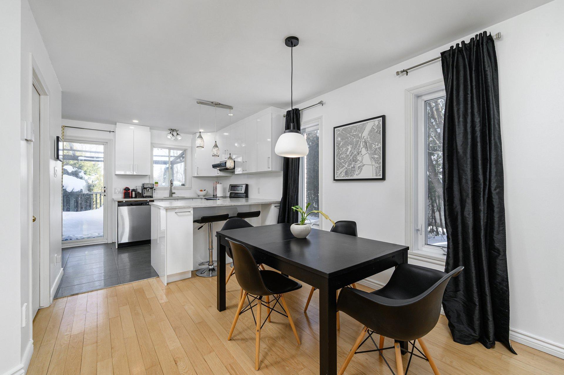 









36


Rue François

,
Saint-Jean-sur-Richelieu,




QC
J2X5J6

