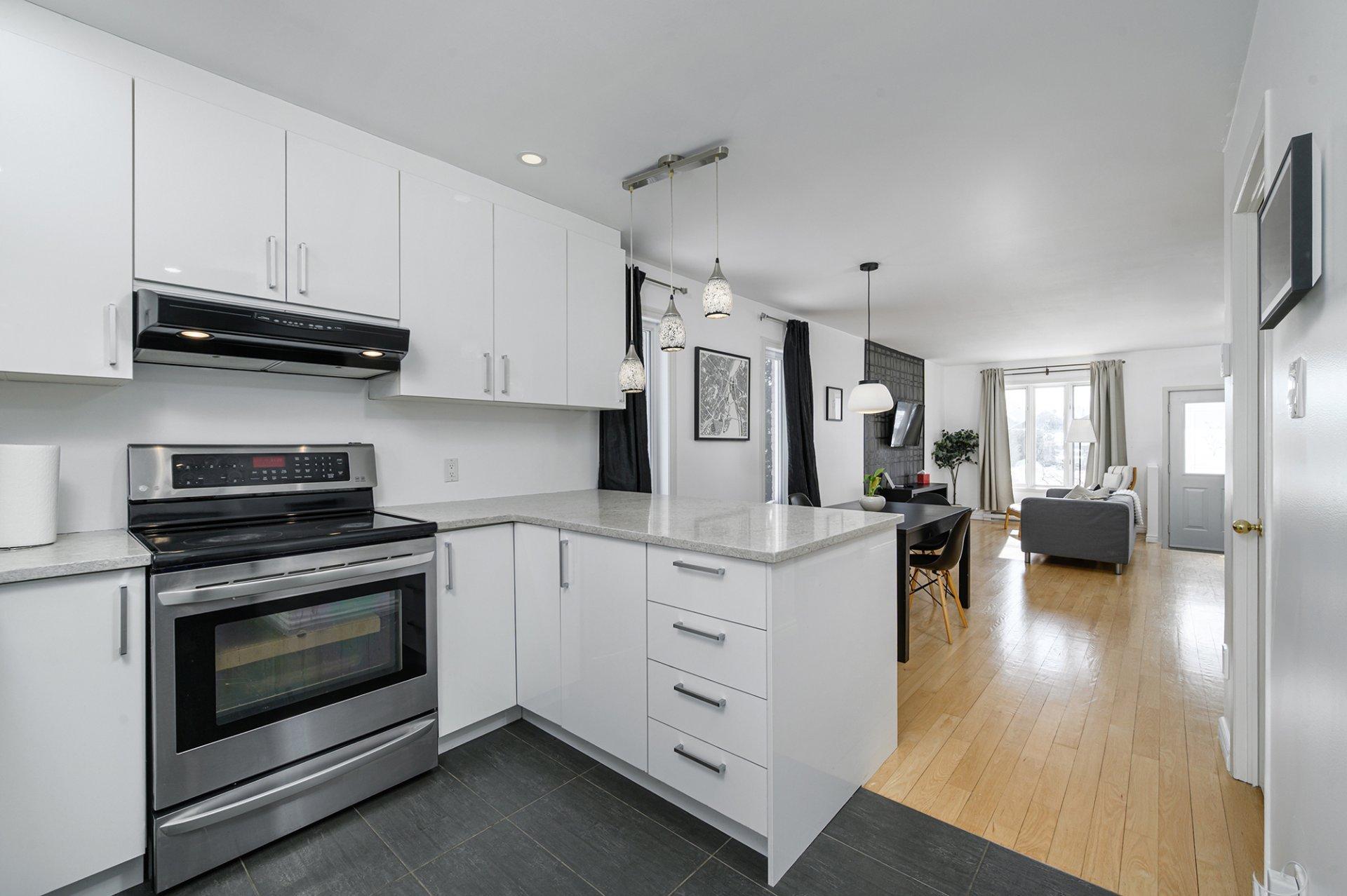 









36


Rue François

,
Saint-Jean-sur-Richelieu,




QC
J2X5J6

