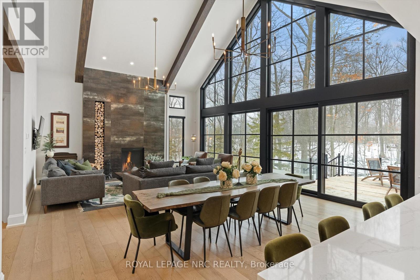 












1 BRIARFIELD CRESCENT

,
St. Catharines (Glendale/Glenridge),




Ontario
L2T3T4

