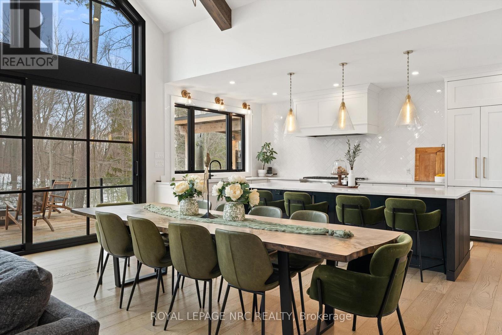 












1 BRIARFIELD CRESCENT

,
St. Catharines (Glendale/Glenridge),




Ontario
L2T3T4

