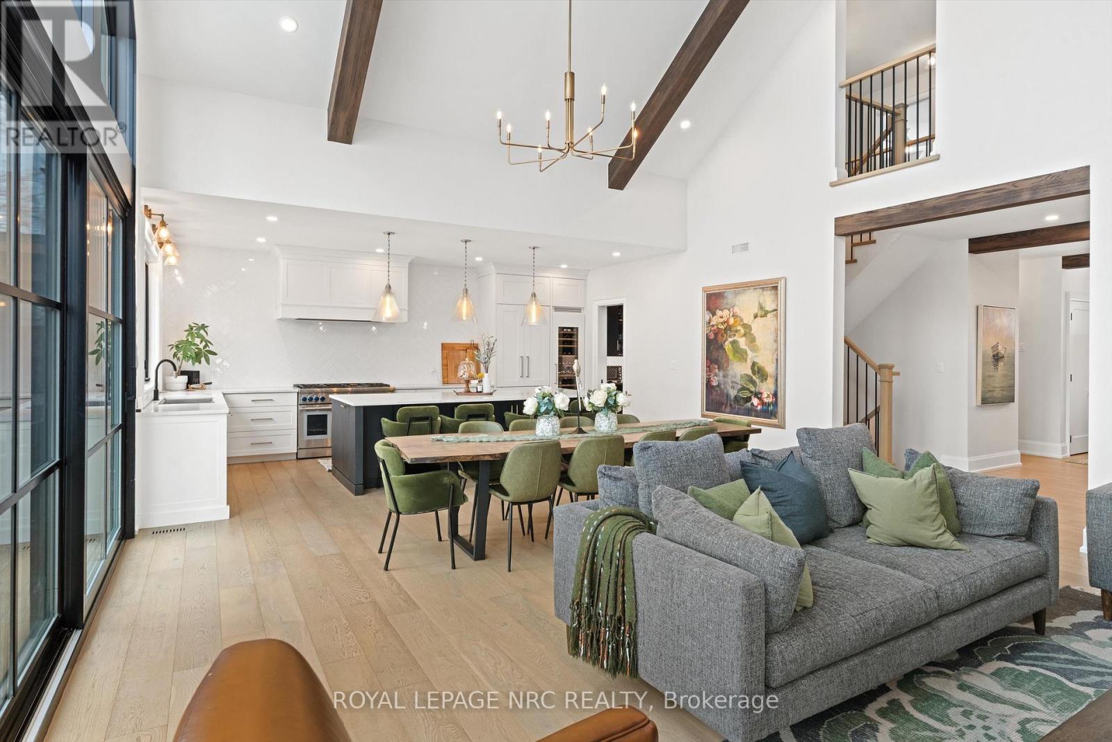 












1 BRIARFIELD CRESCENT

,
St. Catharines (Glendale/Glenridge),




Ontario
L2T3T4

