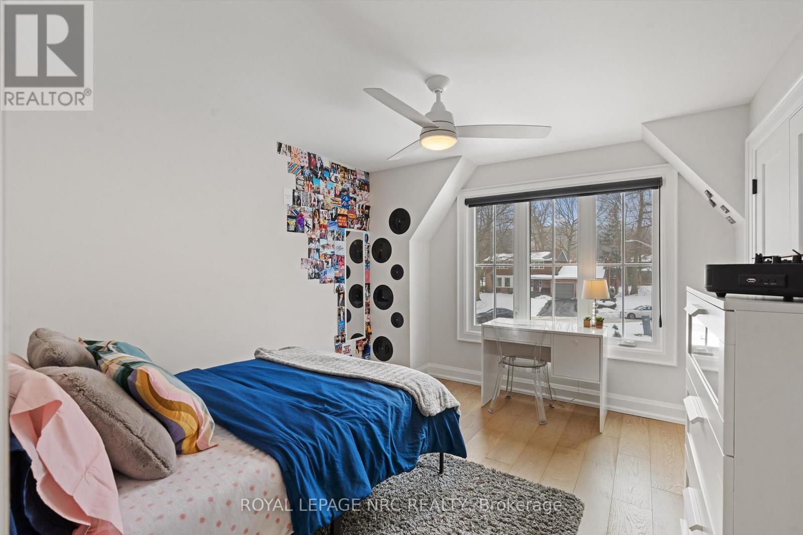 












1 BRIARFIELD CRESCENT

,
St. Catharines (Glendale/Glenridge),




Ontario
L2T3T4

