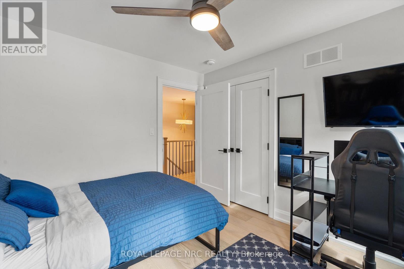 












1 BRIARFIELD CRESCENT

,
St. Catharines (Glendale/Glenridge),




Ontario
L2T3T4

