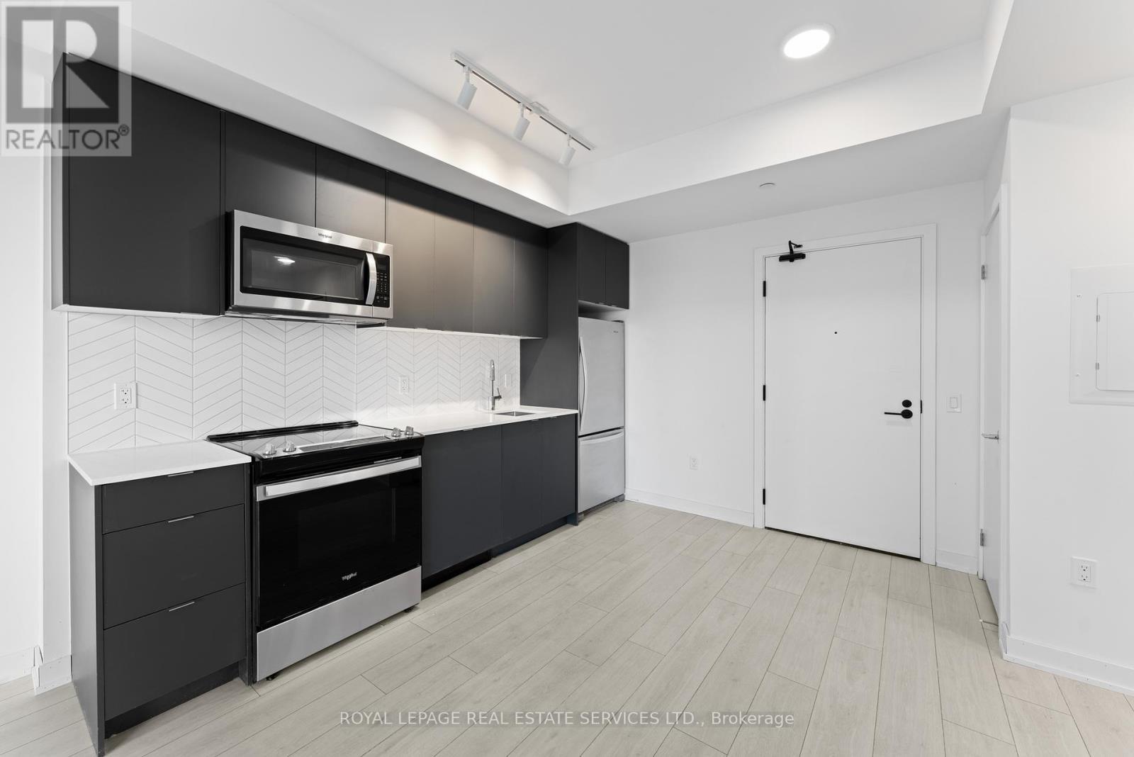 












601 - 1606 CHARLES STREET

,
Whitby,




Ontario
L1N0P1

