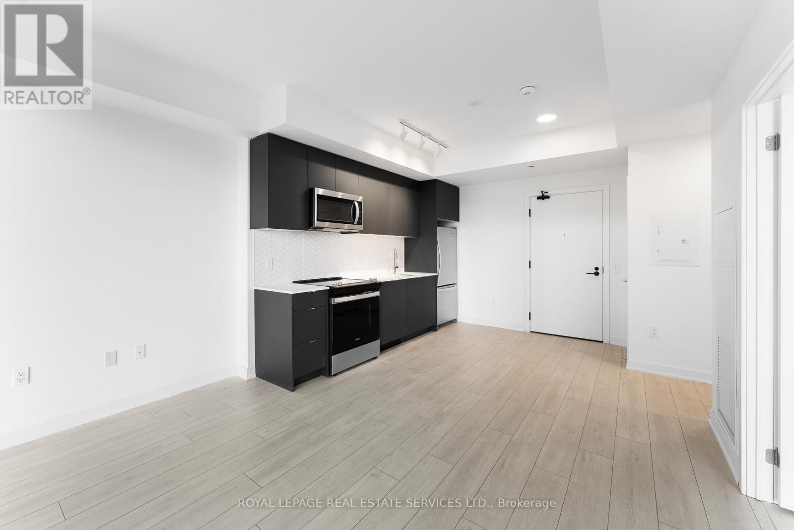 












601 - 1606 CHARLES STREET

,
Whitby,




Ontario
L1N0P1

