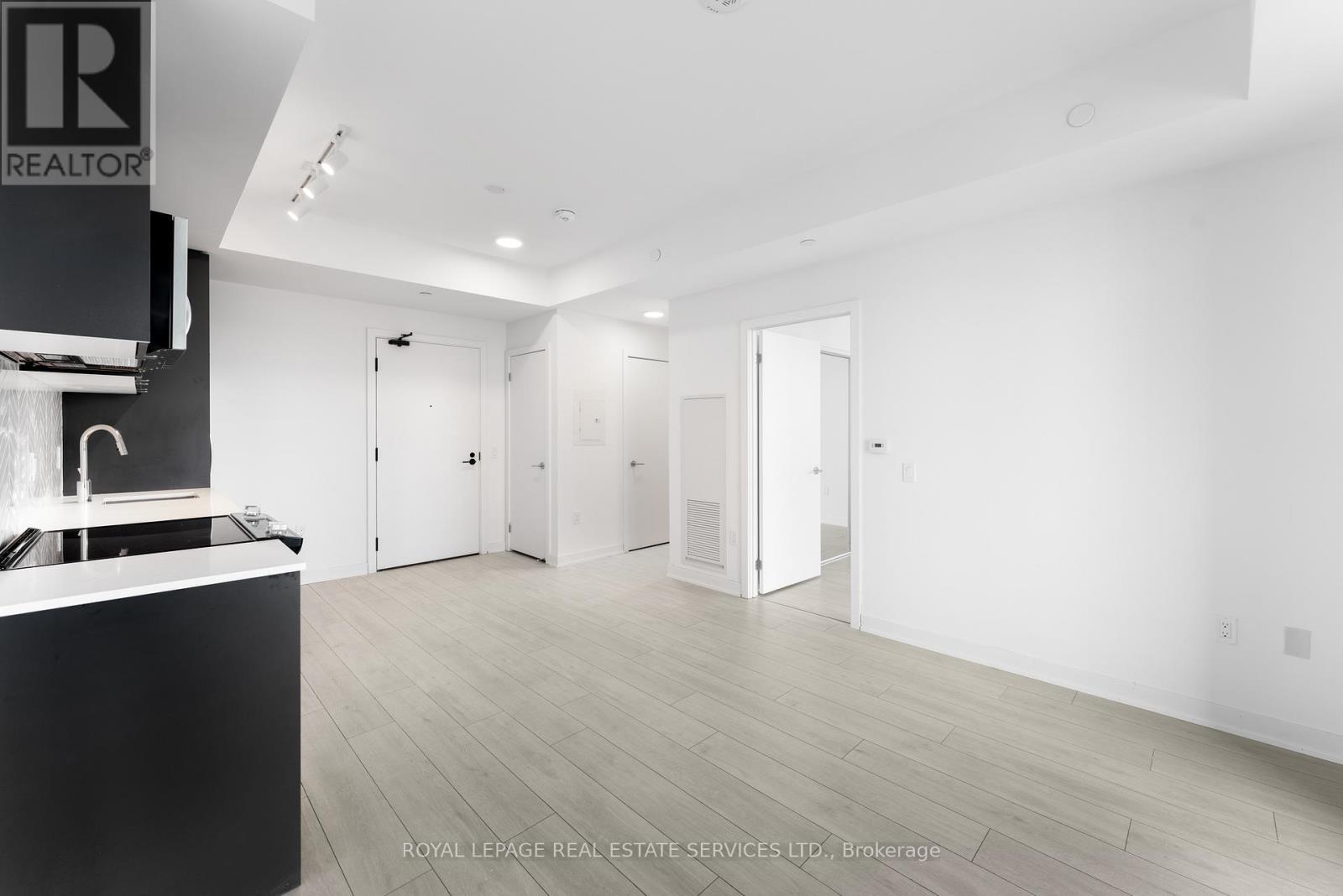 












601 - 1606 CHARLES STREET

,
Whitby,




Ontario
L1N0P1

