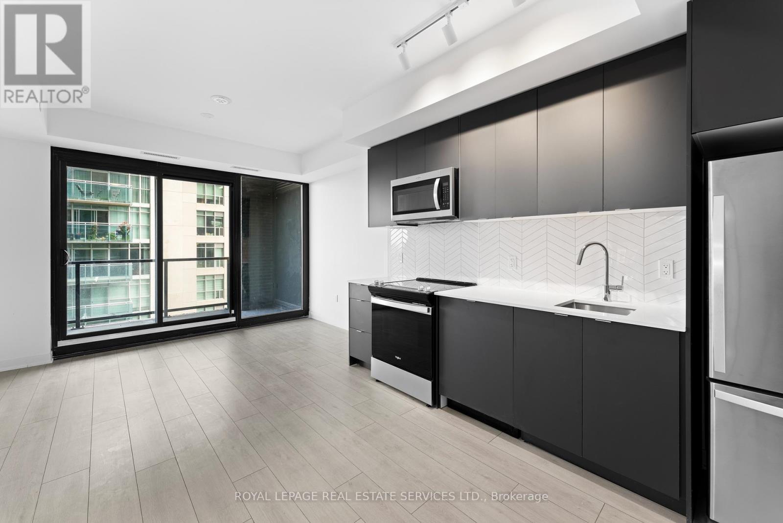 












601 - 1606 CHARLES STREET

,
Whitby,




Ontario
L1N0P1

