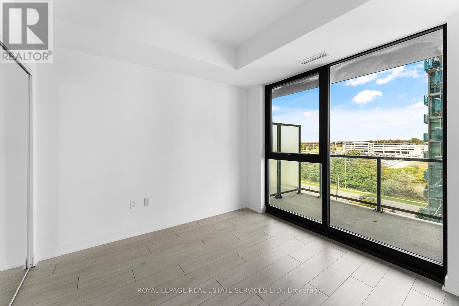 












601 - 1606 CHARLES STREET

,
Whitby,




Ontario
L1N0P1

