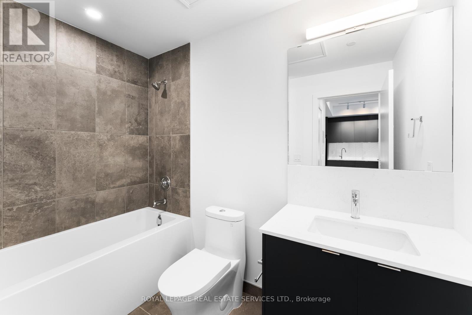 












601 - 1606 CHARLES STREET

,
Whitby,




Ontario
L1N0P1

