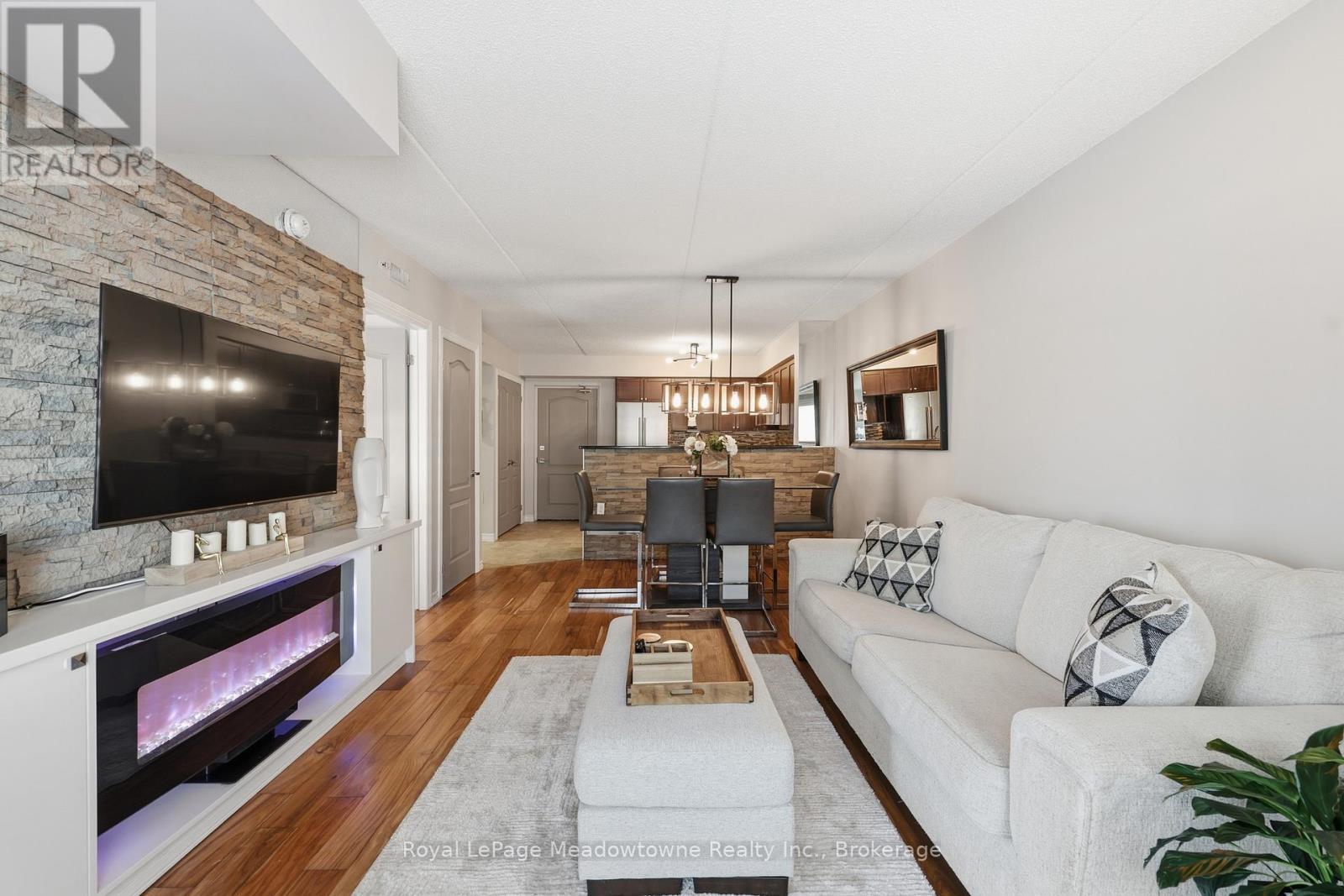 












114 - 1440 MAIN STREET E

,
Milton (DE Dempsey),




Ontario
L9T8W6

