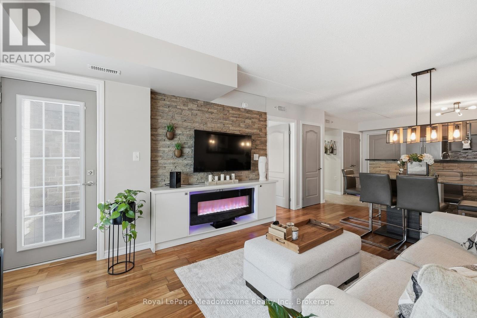 












114 - 1440 MAIN STREET E

,
Milton (DE Dempsey),




Ontario
L9T8W6

