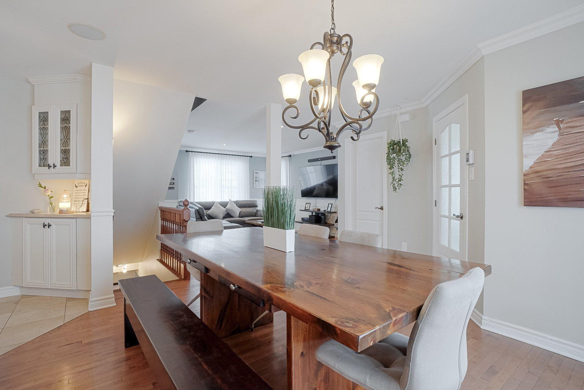 









33


Rue Lauzon

,
Saint-Lin/Laurentides,




QC
J5M0E8

