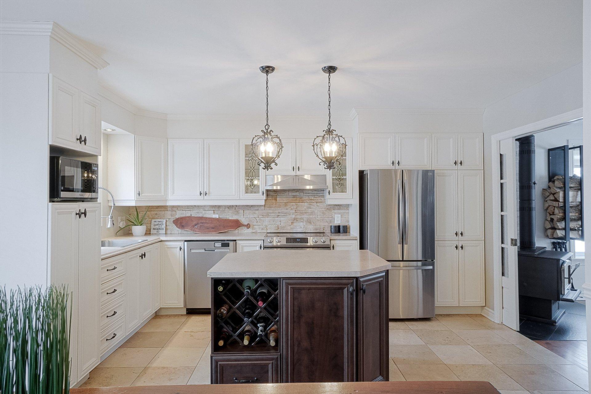 









33


Rue Lauzon

,
Saint-Lin/Laurentides,




QC
J5M0E8

