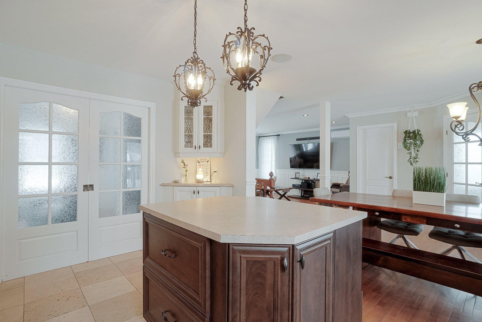 









33


Rue Lauzon

,
Saint-Lin/Laurentides,




QC
J5M0E8

