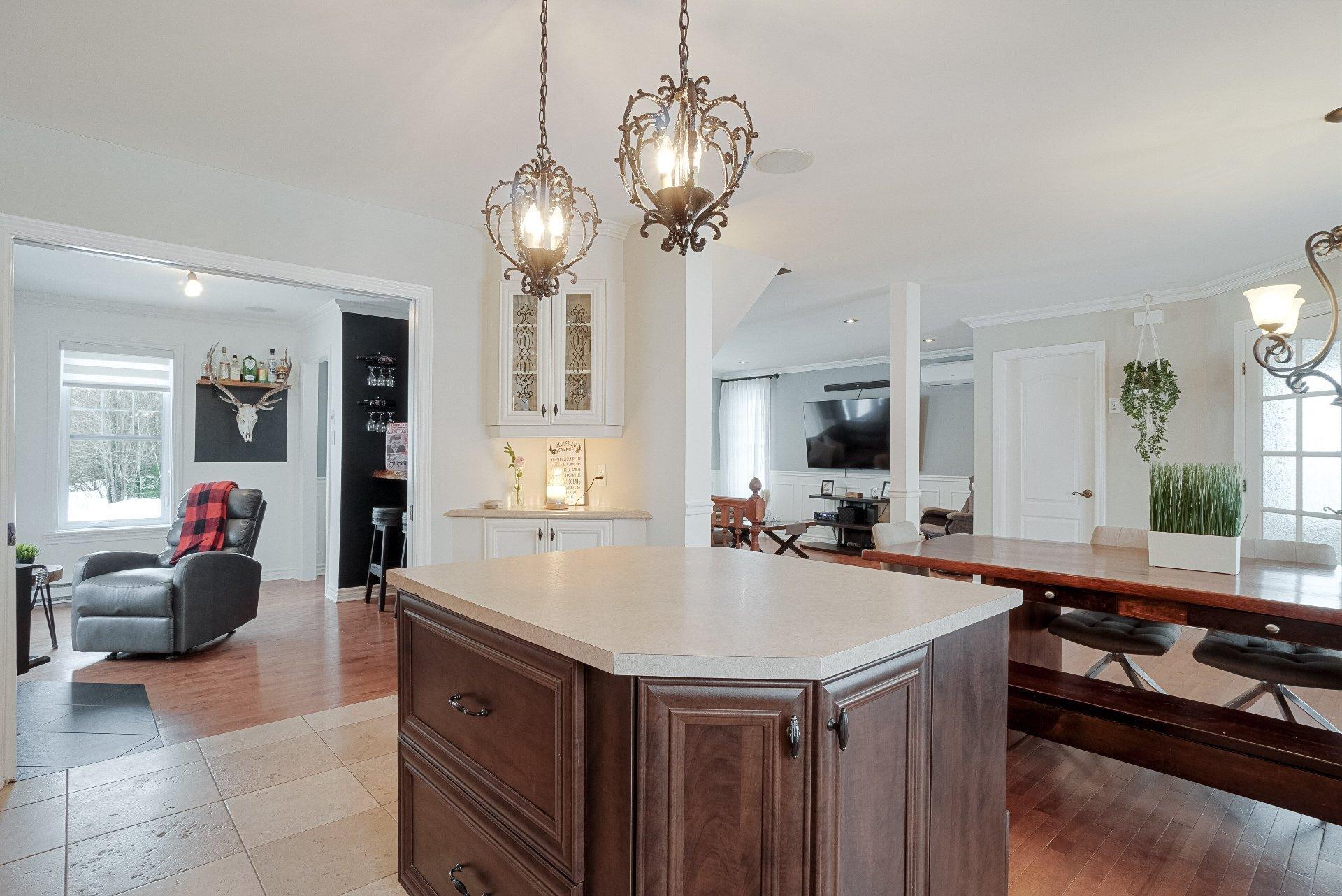 









33


Rue Lauzon

,
Saint-Lin/Laurentides,




QC
J5M0E8

