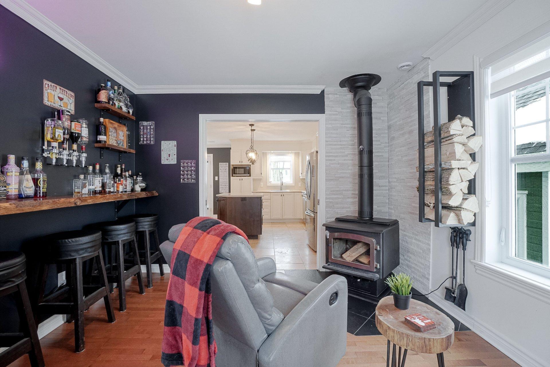 









33


Rue Lauzon

,
Saint-Lin/Laurentides,




QC
J5M0E8

