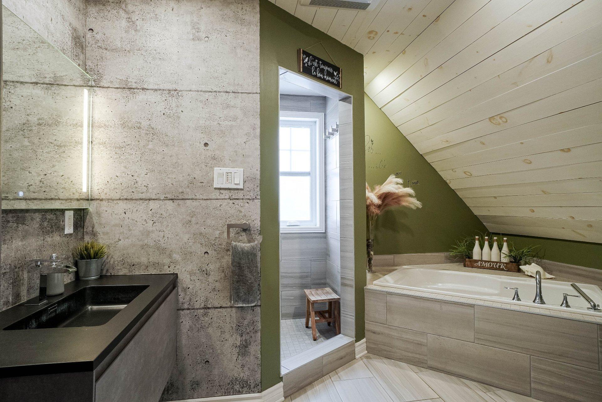 









33


Rue Lauzon

,
Saint-Lin/Laurentides,




QC
J5M0E8

