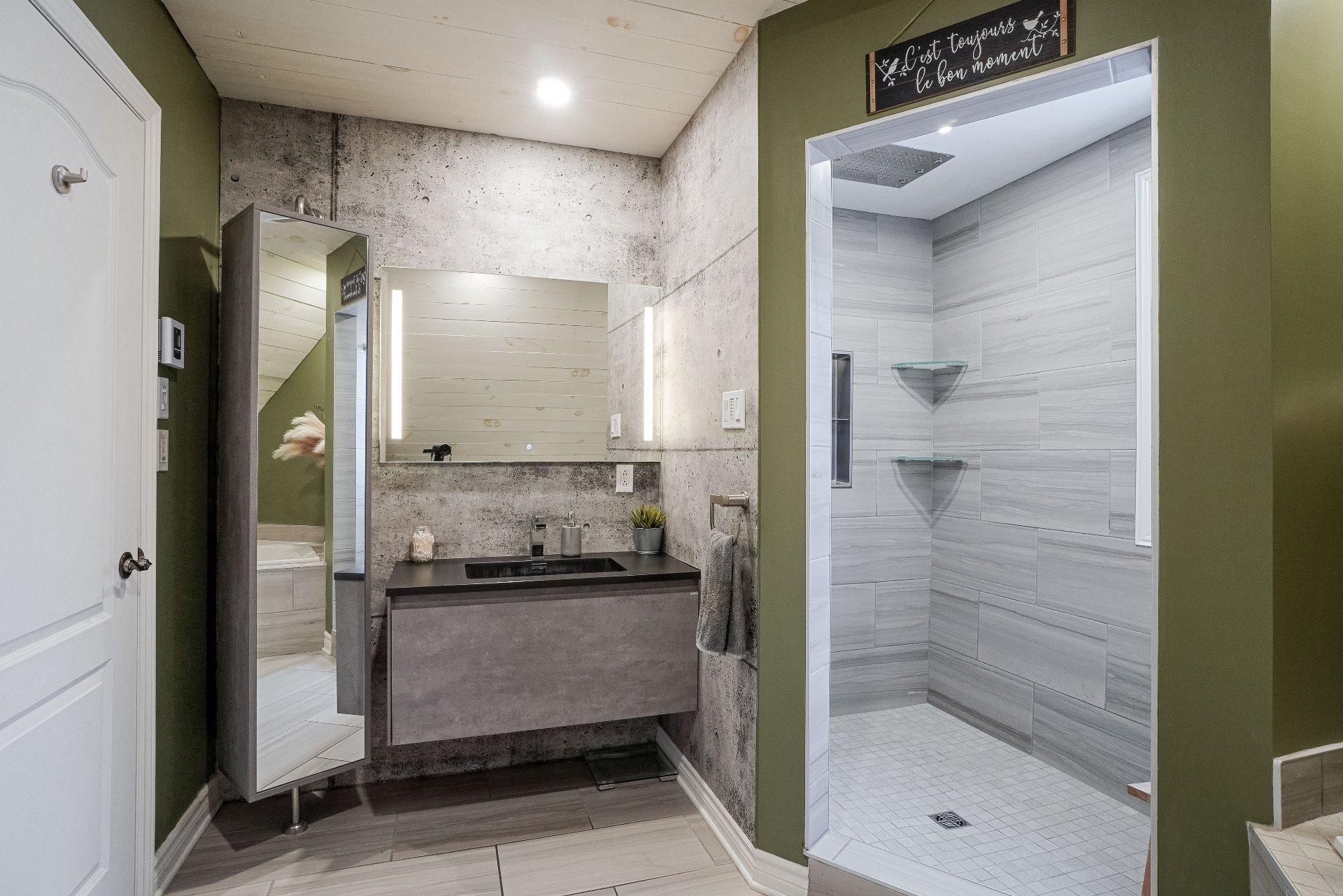 









33


Rue Lauzon

,
Saint-Lin/Laurentides,




QC
J5M0E8

