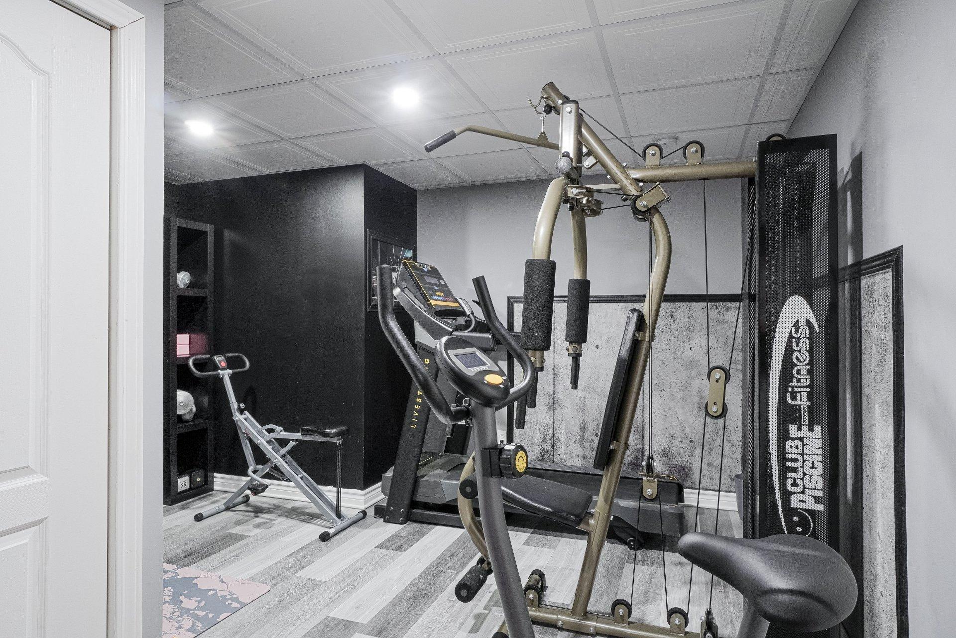 









33


Rue Lauzon

,
Saint-Lin/Laurentides,




QC
J5M0E8

