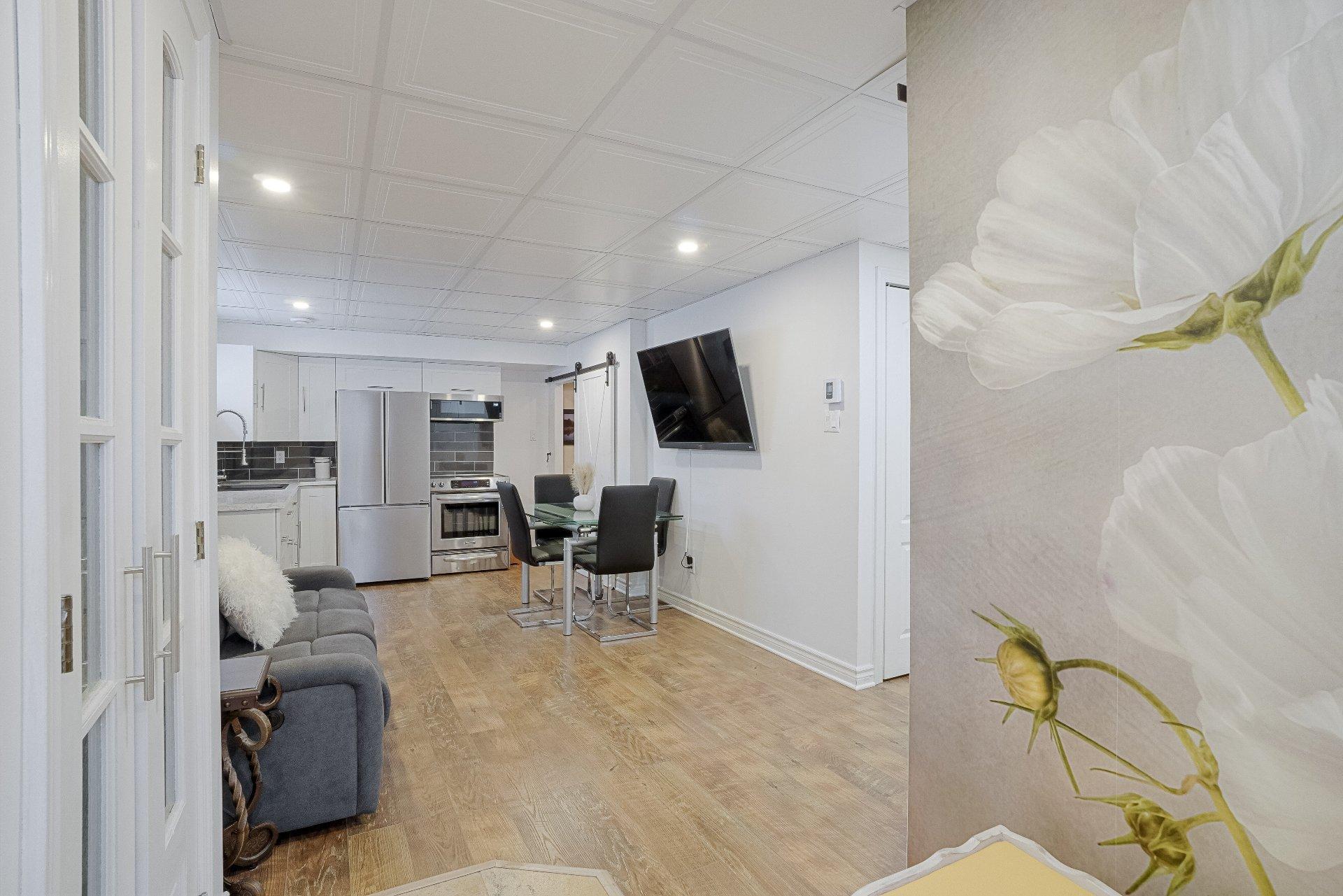 









33


Rue Lauzon

,
Saint-Lin/Laurentides,




QC
J5M0E8

