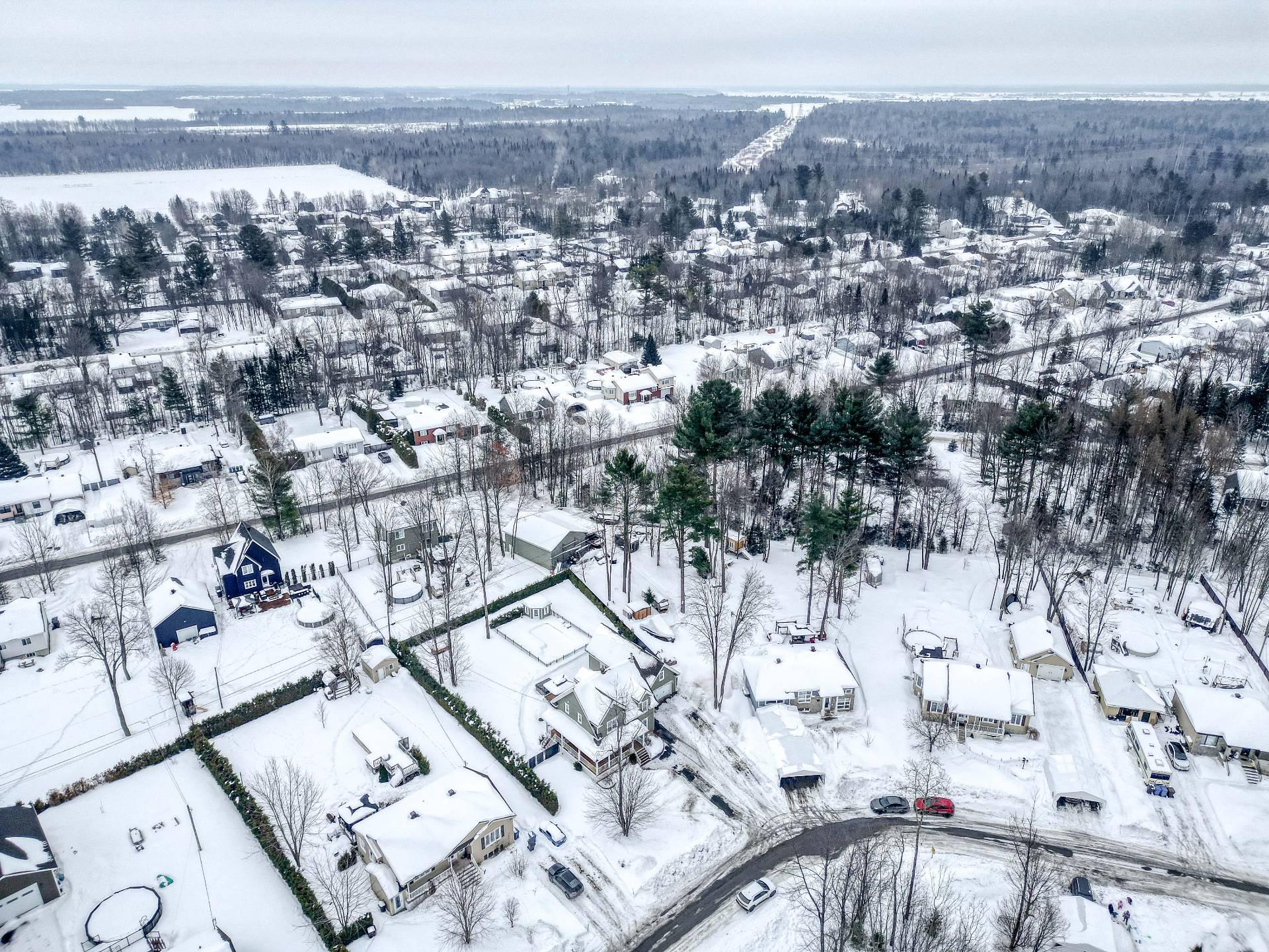 









33


Rue Lauzon

,
Saint-Lin/Laurentides,




QC
J5M0E8

