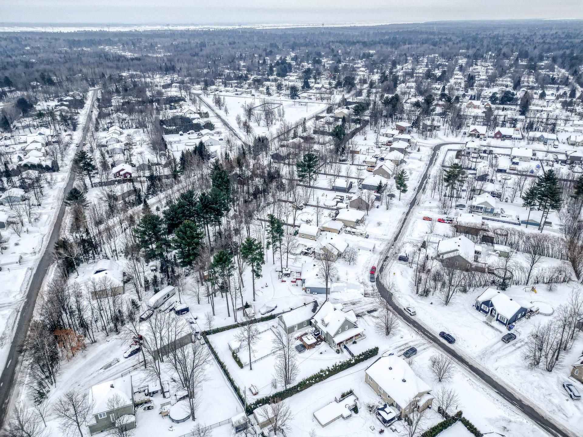 









33


Rue Lauzon

,
Saint-Lin/Laurentides,




QC
J5M0E8

