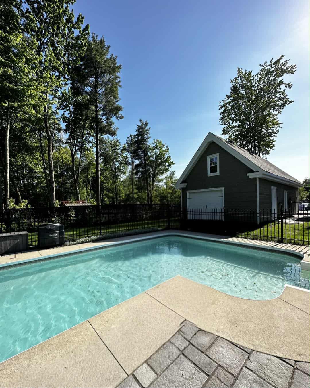 









33


Rue Lauzon

,
Saint-Lin/Laurentides,




QC
J5M0E8

