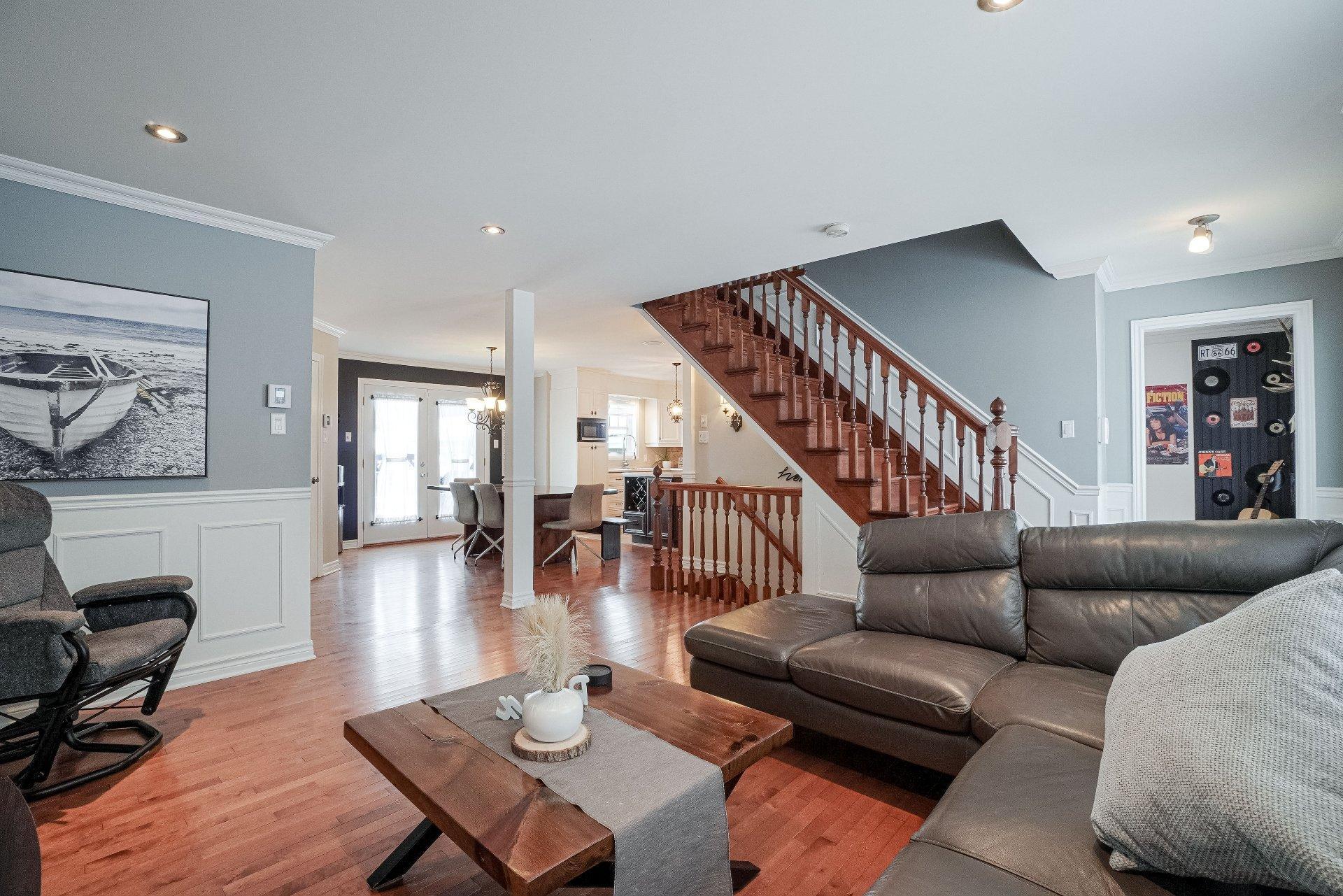 









33


Rue Lauzon

,
Saint-Lin/Laurentides,




QC
J5M0E8

