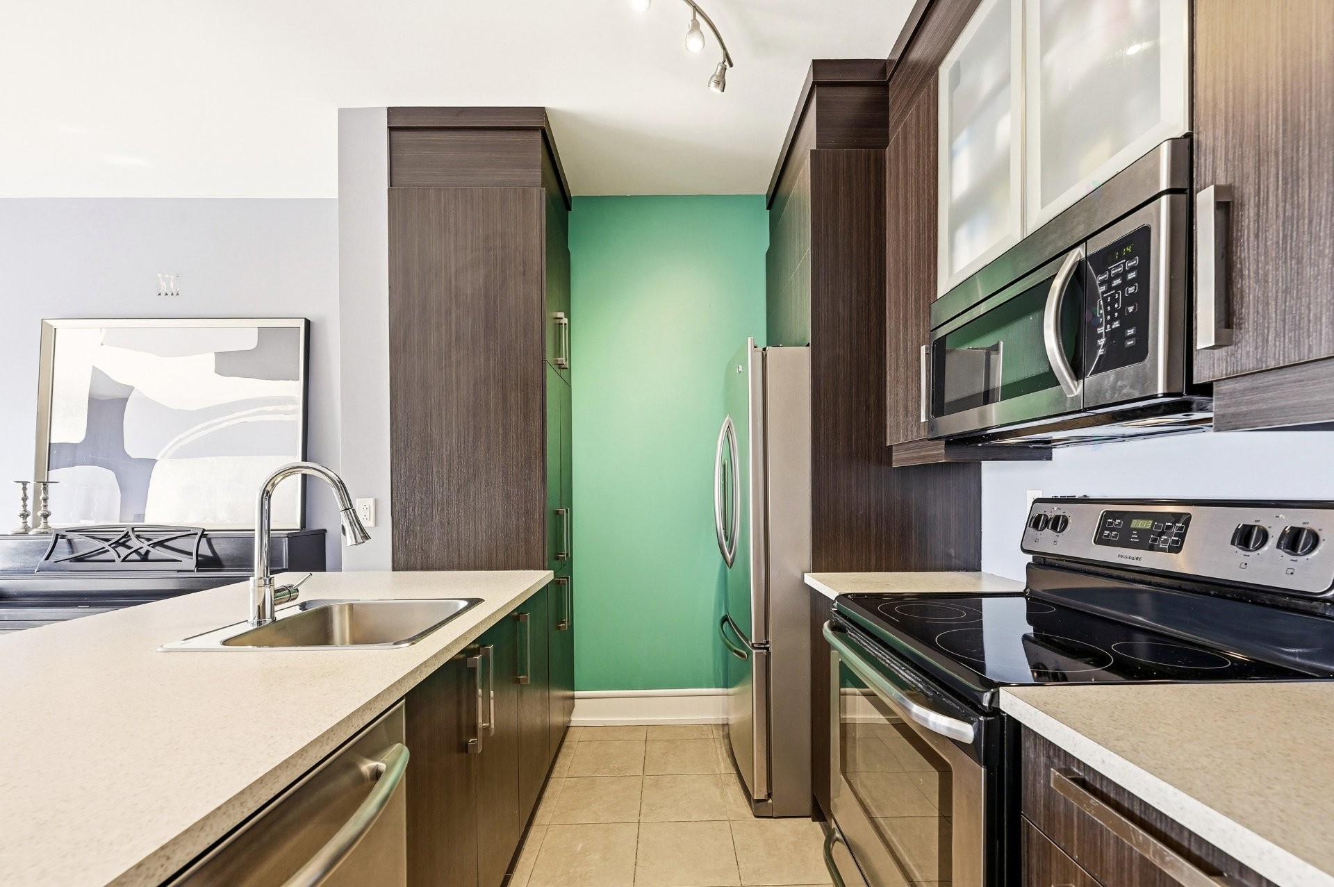 









35


Av. Ernest-Rochette

, 307,
La Prairie,




QC
J5R0M4

