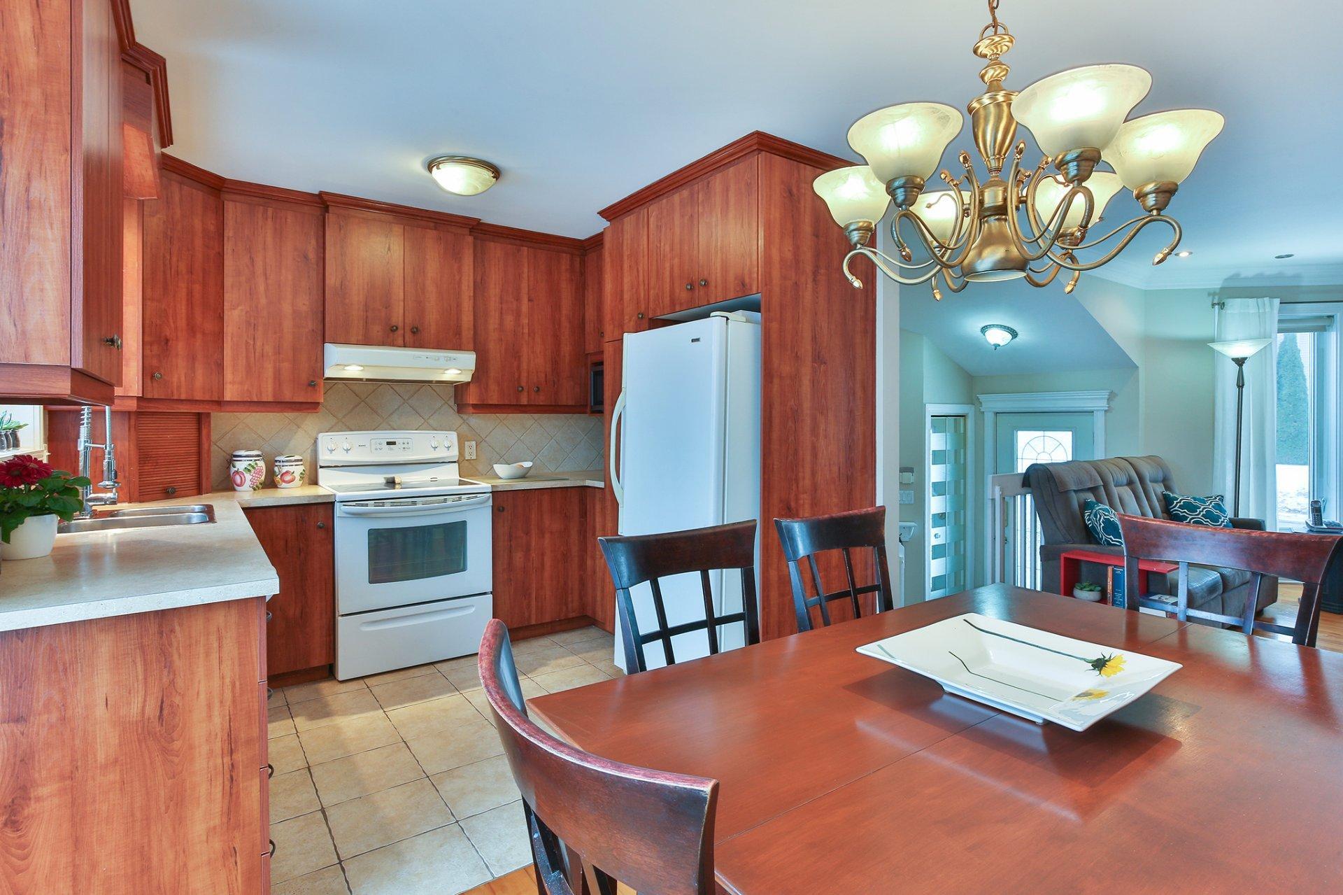 









550


Av. Georges-Rainville

,
Saint-Jean-sur-Richelieu,




QC
J2X5J9

