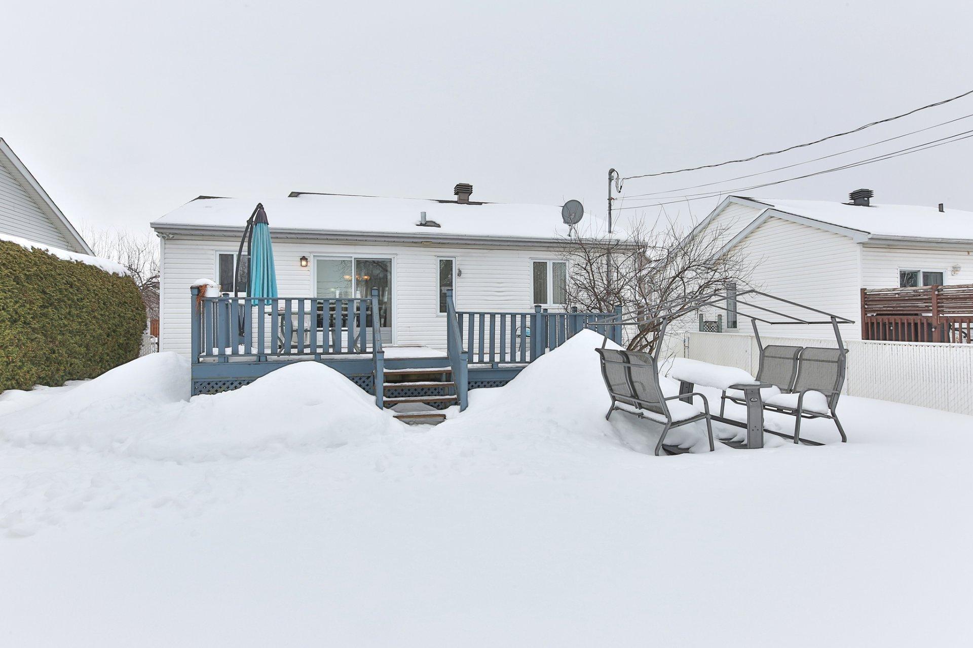 









550


Av. Georges-Rainville

,
Saint-Jean-sur-Richelieu,




QC
J2X5J9

