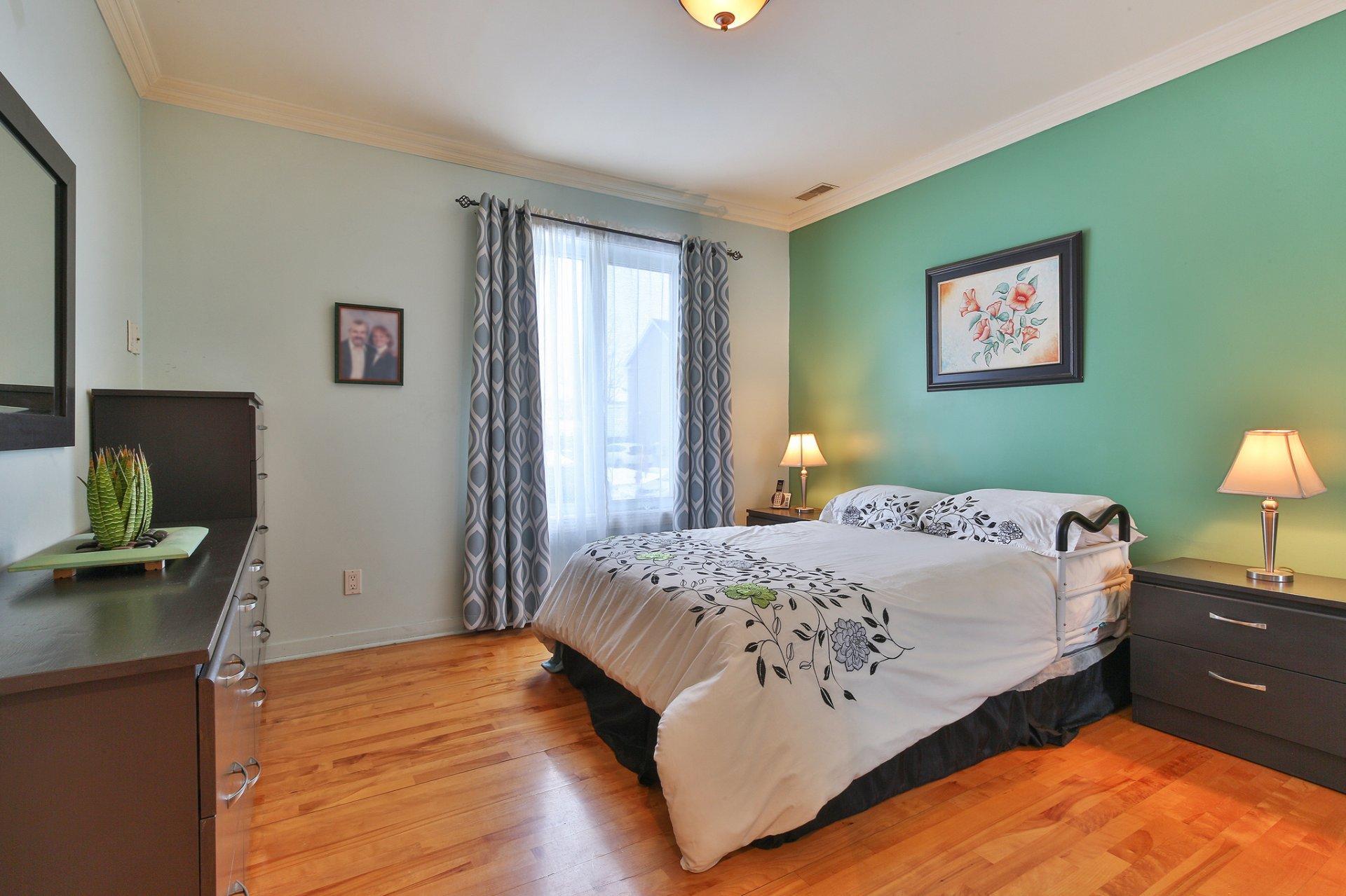 









550


Av. Georges-Rainville

,
Saint-Jean-sur-Richelieu,




QC
J2X5J9

