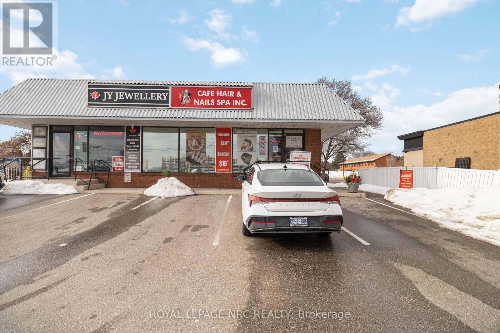 












B - 207 CROSS STREET

,
Oakville (QE Queen Elizabeth),




Ontario
L6J2W9

