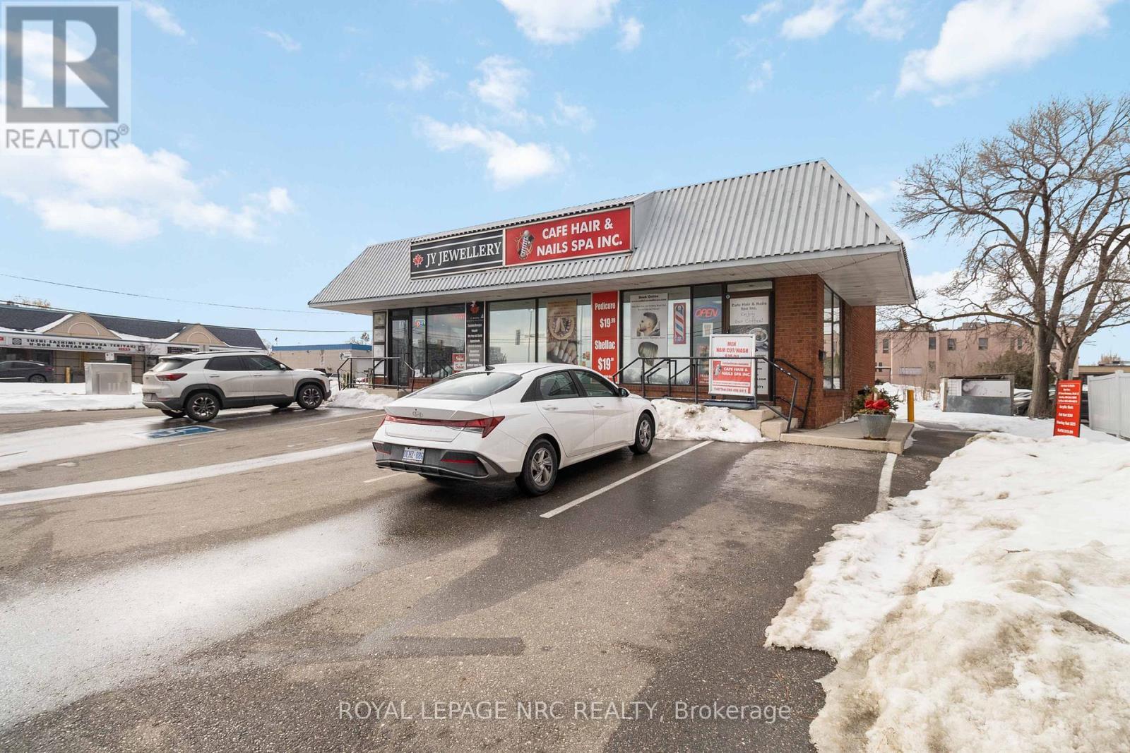 












B - 207 CROSS STREET

,
Oakville (QE Queen Elizabeth),




Ontario
L6J2W9

