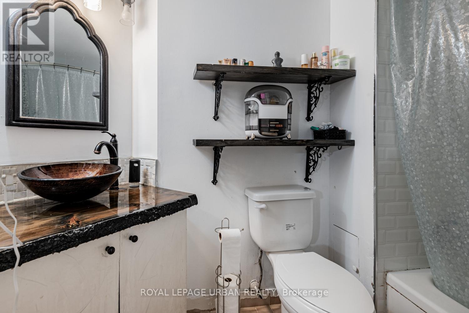 












505 - 25 MAITLAND STREET

,
Toronto,




Ontario
M4Y2W1

