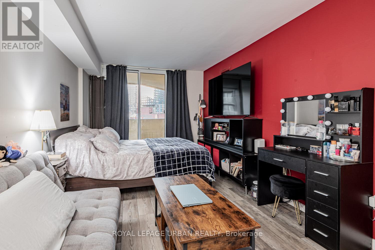 












505 - 25 MAITLAND STREET

,
Toronto,




Ontario
M4Y2W1

