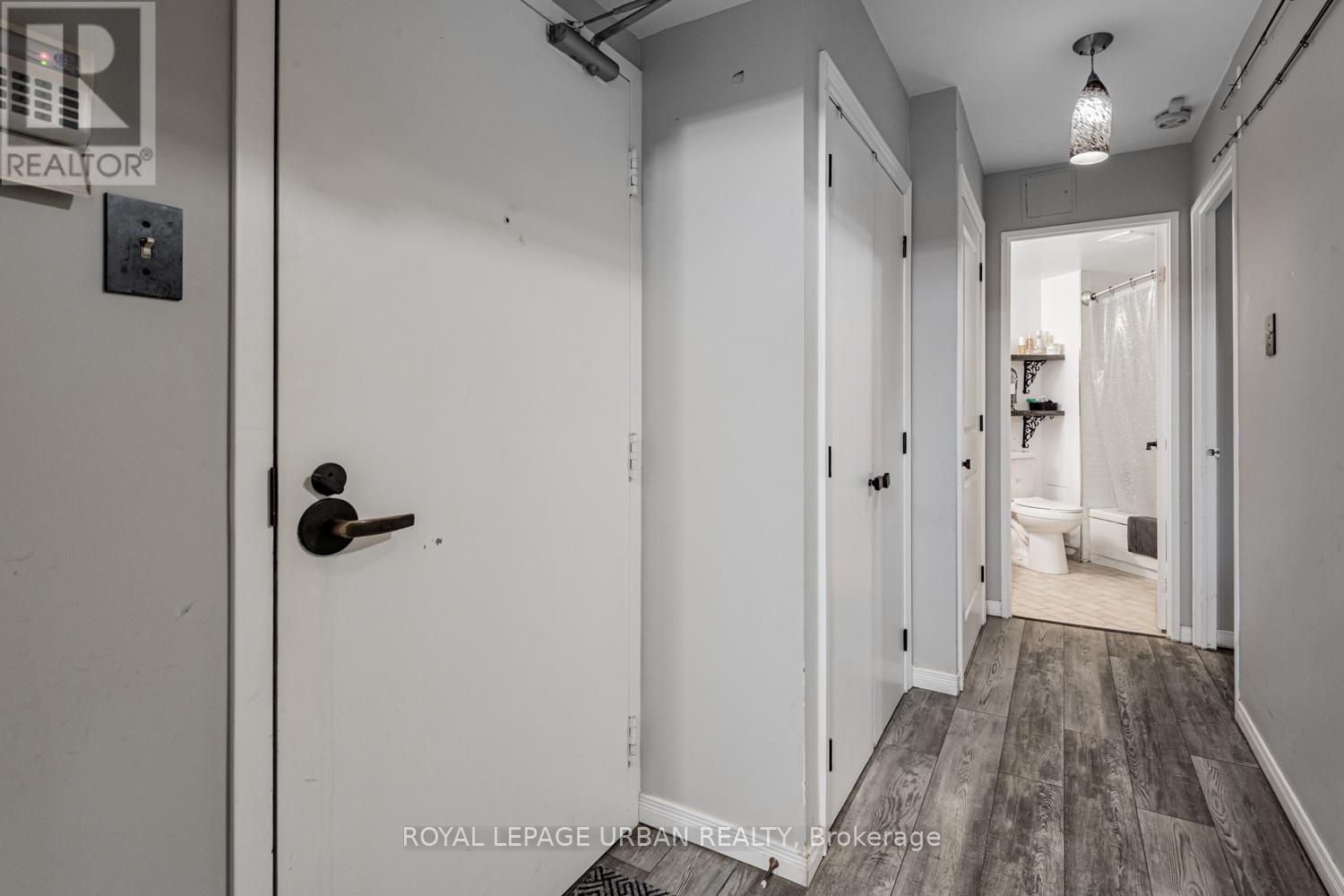 












505 - 25 MAITLAND STREET

,
Toronto,




Ontario
M4Y2W1

