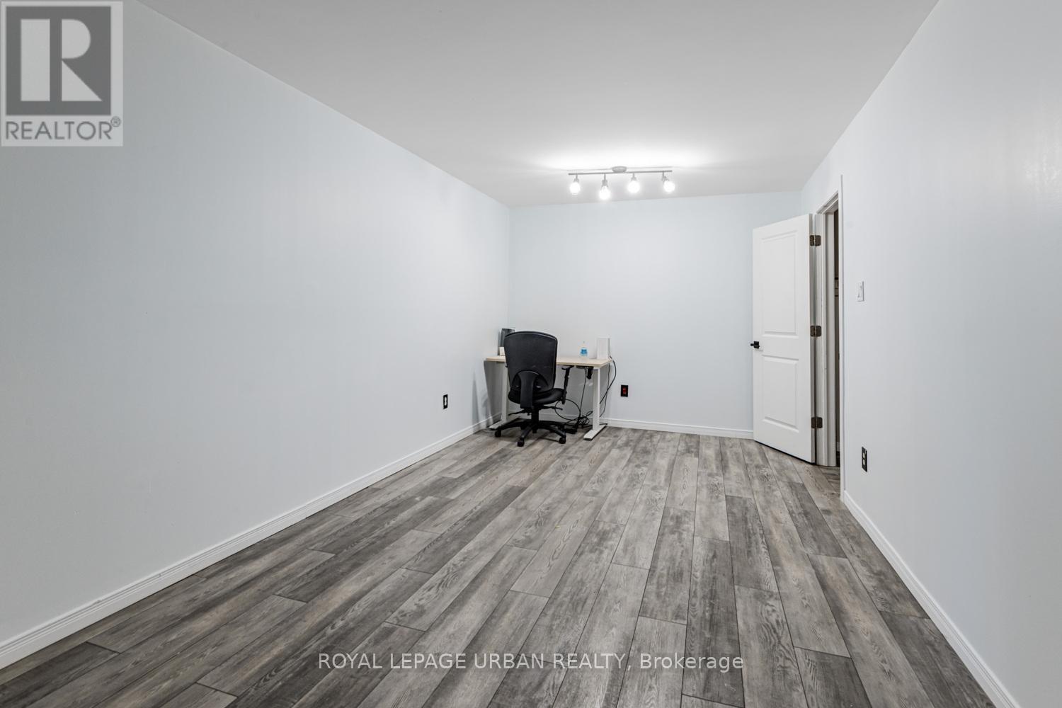 












505 - 25 MAITLAND STREET

,
Toronto,




Ontario
M4Y2W1

