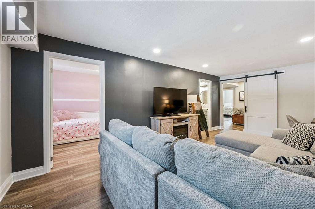 












26 VISTA Terrace

,
Guelph,




Ontario
N1E1A1

