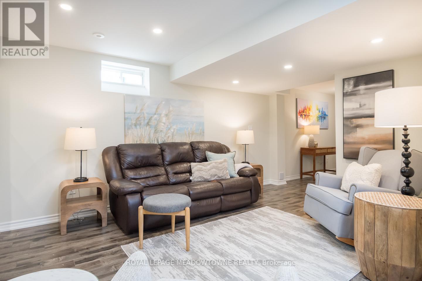 












554 SPEYER CIRCLE

,
Milton,




Ontario
L9T0Y1

