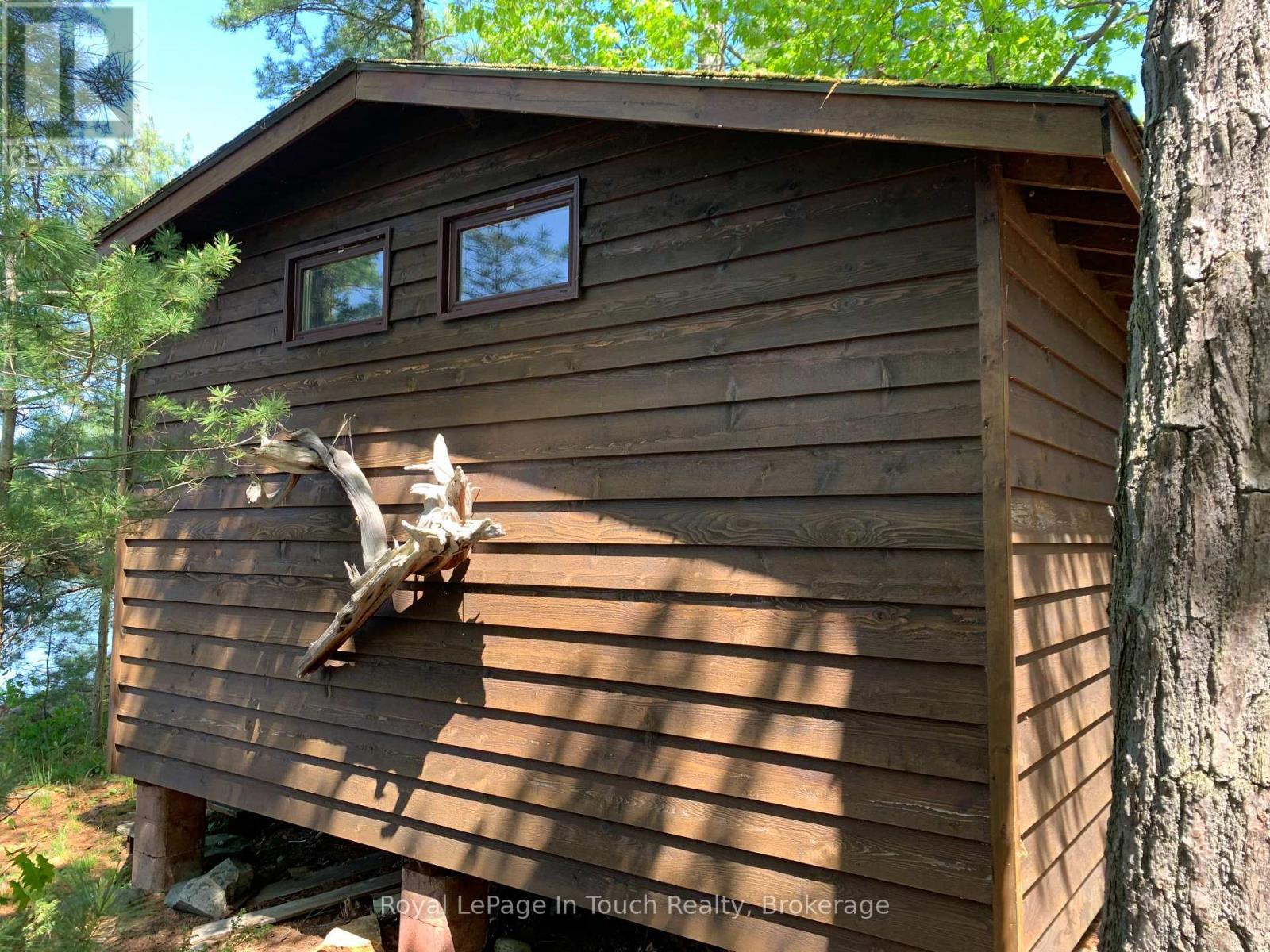 












ISLAND B462-1 ISLAND 462-1

,
The Archipelago (Archipelago South),




Ontario
P0J2T0

