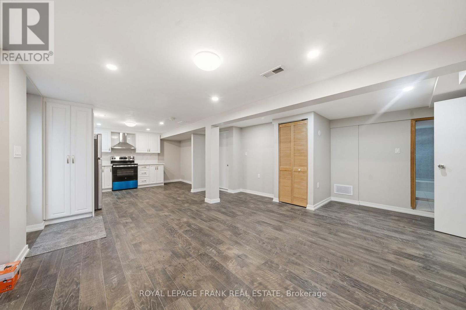 












BASEMENT - 32 HEARNE CRESCENT

,
Ajax (Central),




Ontario
L1T3P5

