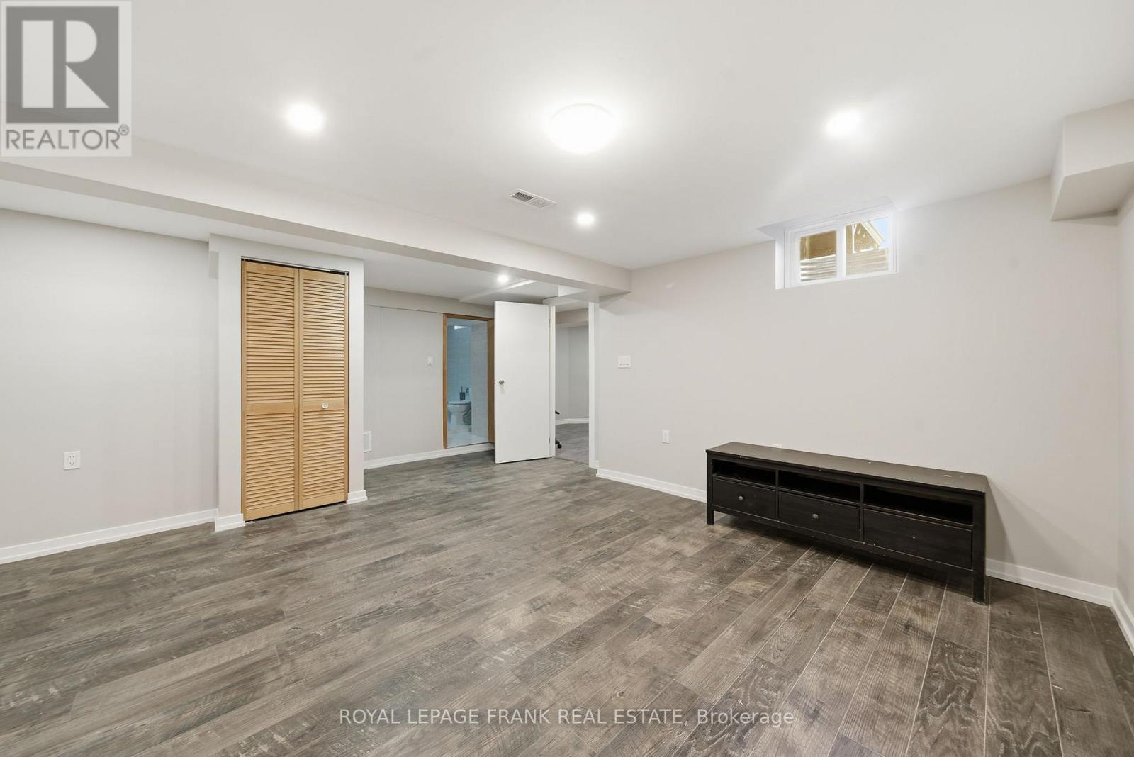 












BASEMENT - 32 HEARNE CRESCENT

,
Ajax (Central),




Ontario
L1T3P5

